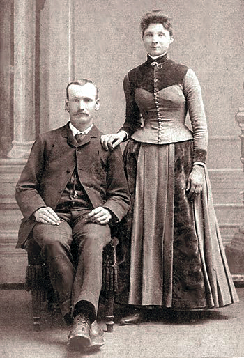 Daniel Miller (1863-1932) and his wife Emma Hay (1867-1948)