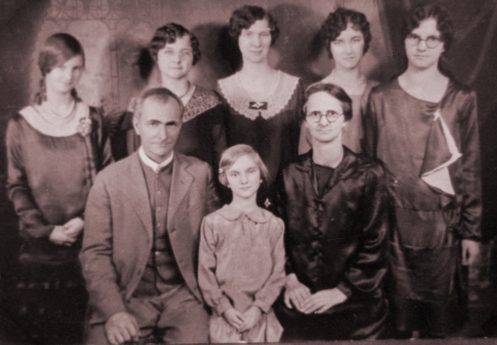 Emma Miller & Orville Lester Heisey  Family -  ca. 1925
