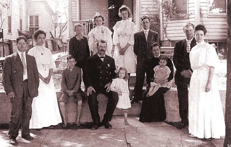 Jacob Martin Miller family portrait, 1908