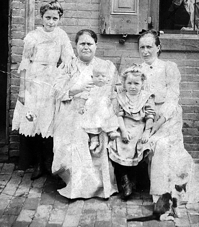 Lillian Bell's Mother Margaret (Bell) Reddington, her sister Nan, and Lillian's children Margaret Ethel Zellman and Robert J. Zellman Jr.