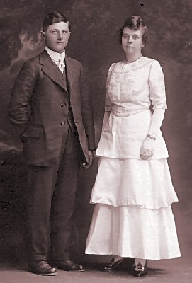 Wedding portrait of Calvin Lorenzo Snyder and Laura Elsie Oliver