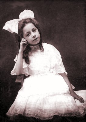 Margaret Ethel Zellman in her confirmation dress, 1908