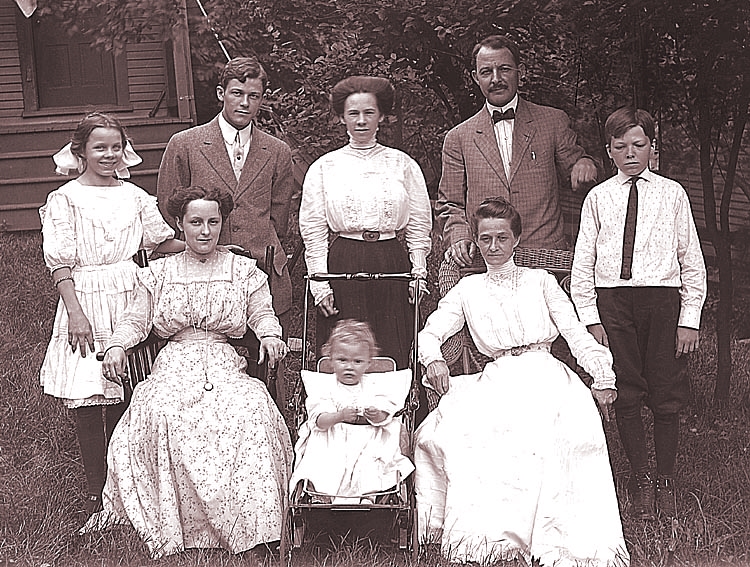 George Elmer Fisher Family portrait, ca. 1910
