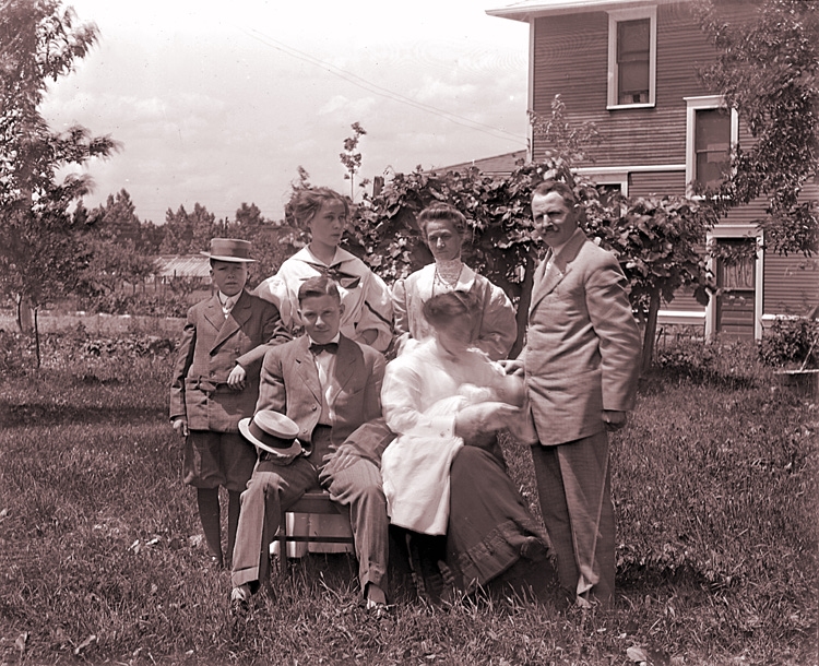 George Elmer Fisher Family portrait 1909