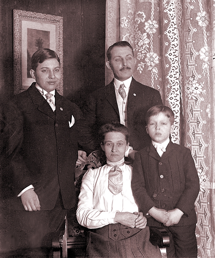 George Elmer Fisher Family portrait, ca. 1907