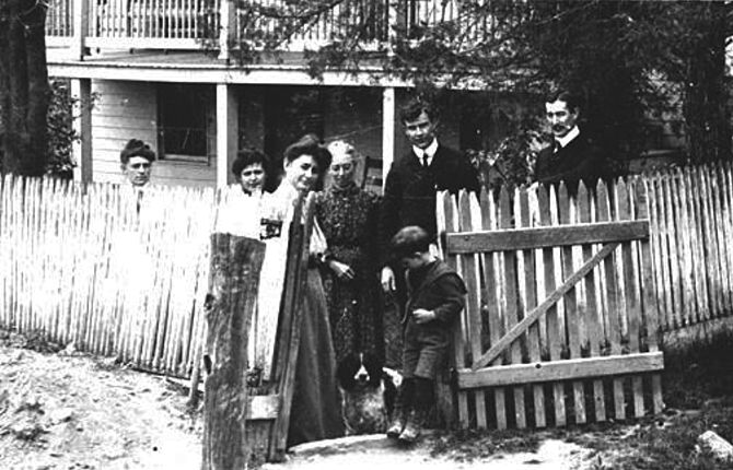 Murry Family in Landisburg ca. 1904